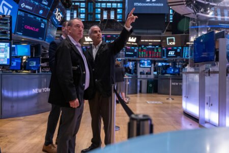 Stocks end banner week with big gains as jumbo Fed cut odds rise