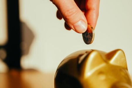 Should beginners invest in gold this November?