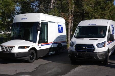 USPS tentative contract deal includes pay raises, air-conditioned trucks